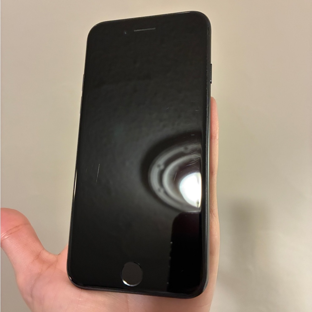 I phone SE 2020, 64 GB, Unlocked with all accessories